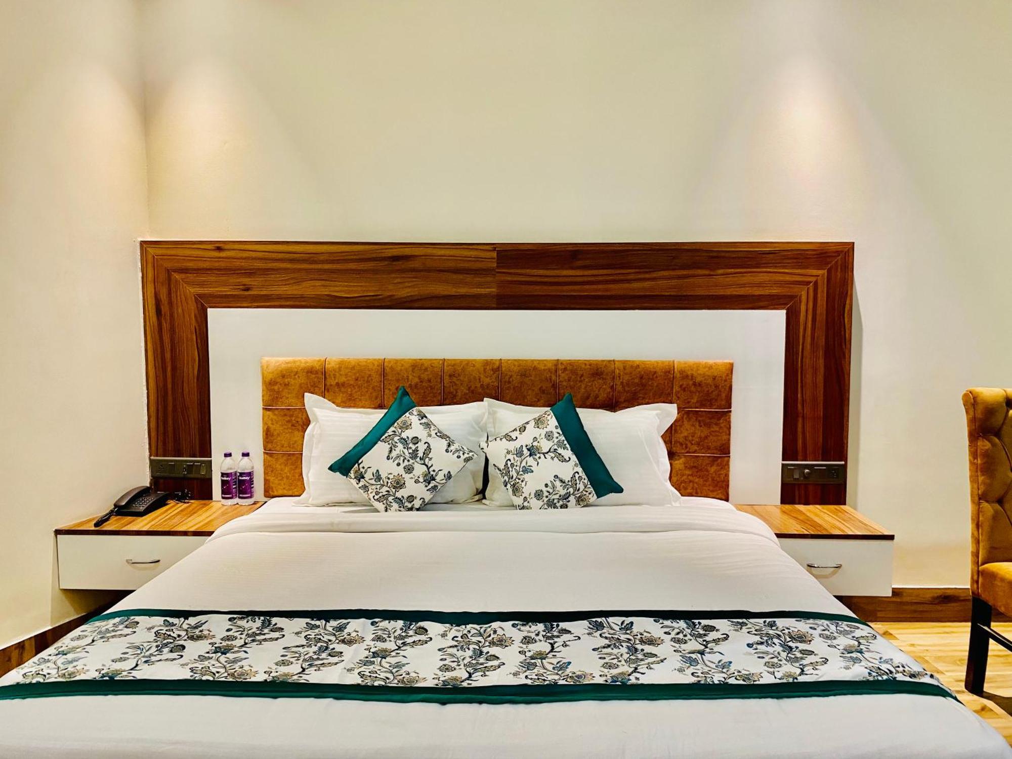 Hotel White House Walking Distance From Golden Temple- With Parking Amritsar Extérieur photo